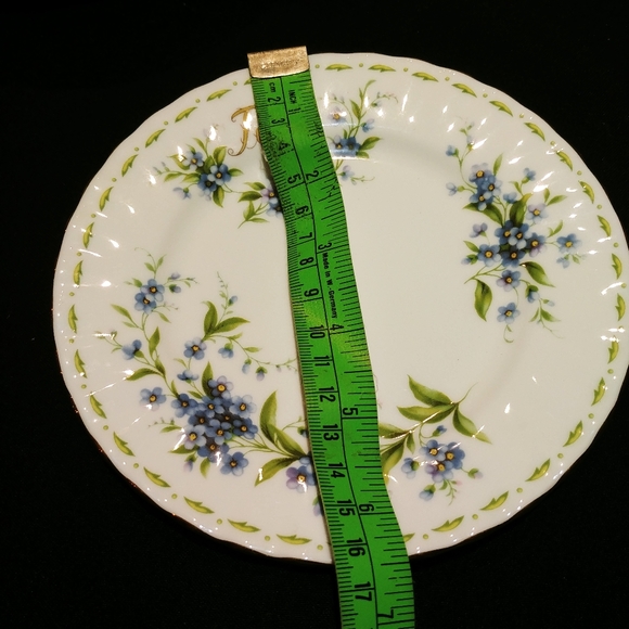 Royal Albert "forget me not series" fine china - Picture 7 of 7
